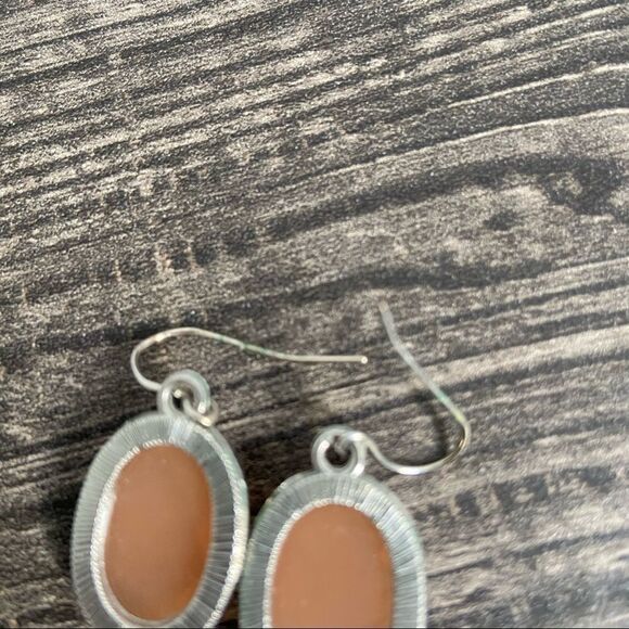 🍭6/$30 Faceted oval peach drop dangle earrings - Picture 8 of 8